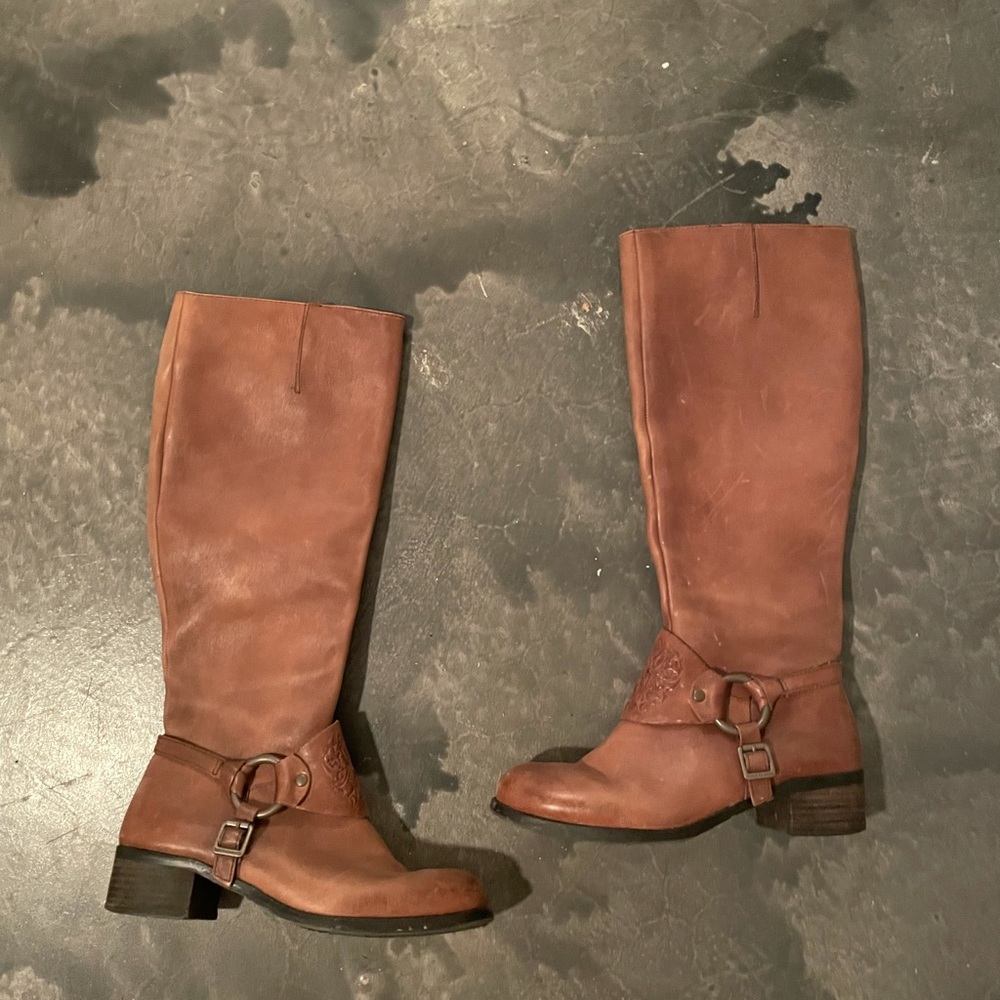 Tan Boots - Picture 2 of 7